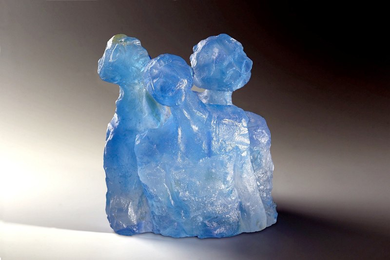 trois-bustes-bleus-pate-de-cristal